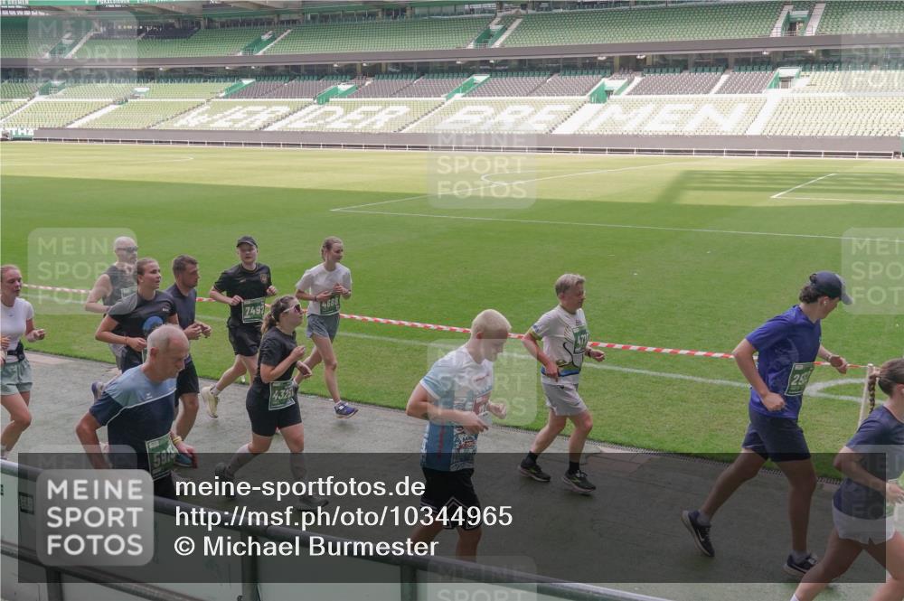13.09.2026 - 21. swb-Marathon Bremen Michael Burmester http://msf.ph/oto/10344965 13.09.2026 13:30:55 Laufen im Stadion 122, 171, 224, 295, 297, 405, 487, 639, 767, 806, 840, 965, 1114, 1142, 1217, 1242, 1270, 1310, 1314, 1329, 1529, 1633, 1634, 1775, 1810, 1811, 1886, 1892, 1904, 1983, 2216, 2238, 2242, 2249, 2263, 2368, 2372, 2449, 2546, 2615, 2629, 2637, 2643, 2677, 2719, 2726, 2738, 2830, 2869, 2871, 2877, 2918, 2952, 2994, 3038, 3053, 3094, 3101, 3140, 3223, 3227, 3286, 3401, 3426, 3563, 3723, 3736, 3873, 3876, 3898, 3918, 3929, 3944, 4056, 357 meine-sportfotos.de
