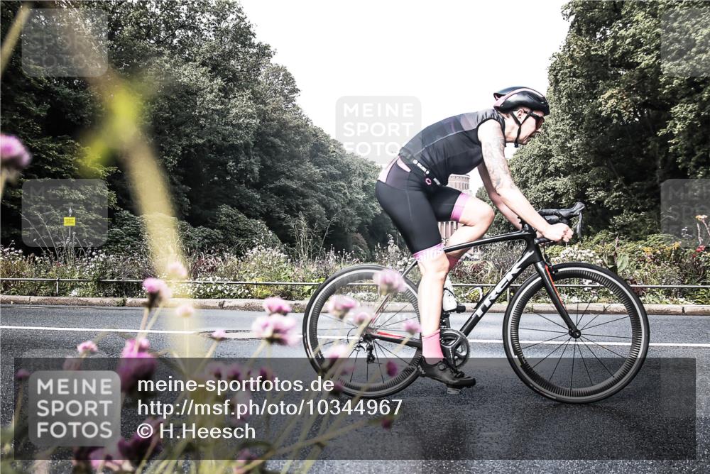 13.09.2026 - Stadtparktriathlon H.Heesch http://msf.ph/oto/10344967 13.09.2026 10:52:55 Radfahren 354, 416, 543 meine-sportfotos.de