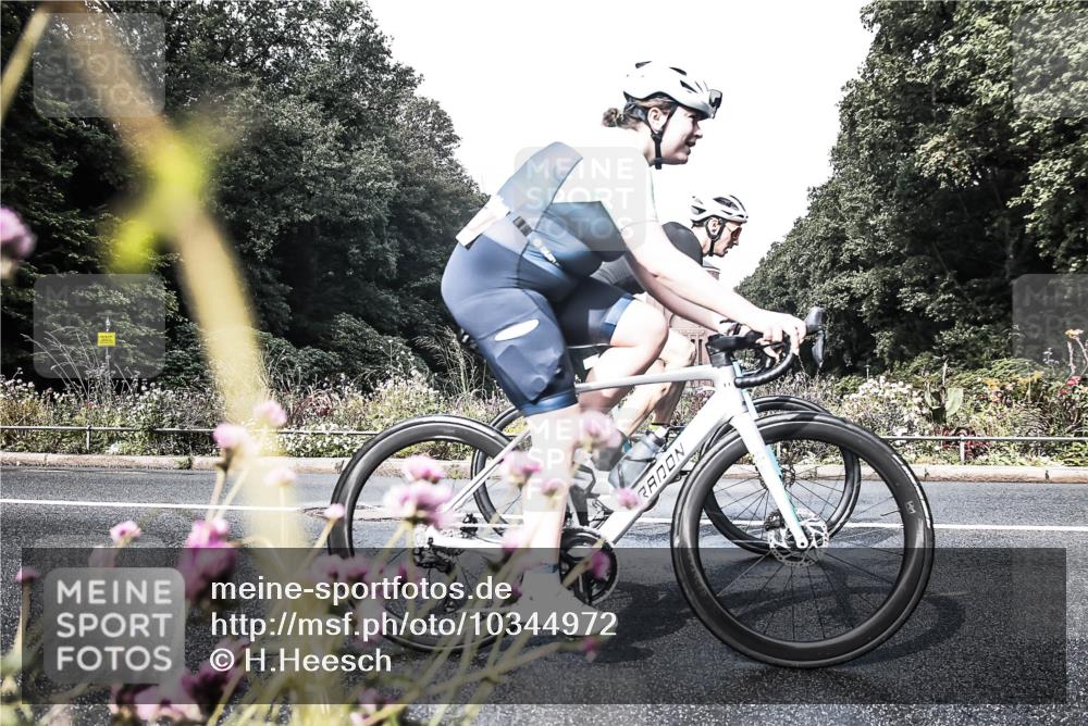 13.09.2026 - Stadtparktriathlon H.Heesch http://msf.ph/oto/10344972 13.09.2026 10:53:01 Radfahren 405, 449, 553 meine-sportfotos.de
