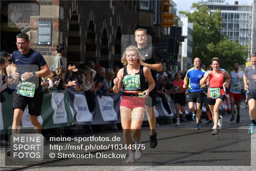 13.09.2026 - 21. swb-Marathon Bremen Strokosch-Dieckow http://msf.ph/oto/10344975 13.09.2026 13:32:20 Ziel 578, 846, 2310, 2934, 3205, 3946, 4030, 4566, 4797, 4979, 5325, 6116, 7242, 7526, 7790, 7818, 8048, 8247, 8610, 8970, 9016, 9640, 9785, 1687, 2292, 2293, 2910, 2992, 3354, 3402, 3429, 3441, 3878, 4263, 4380, 4471, 4835, 5281, 6518, 6593, 6760, 6781, 6900, 7173, 7990, 8957, 9040, 9151, 9175, 9719, 9779, 13208 meine-sportfotos.de