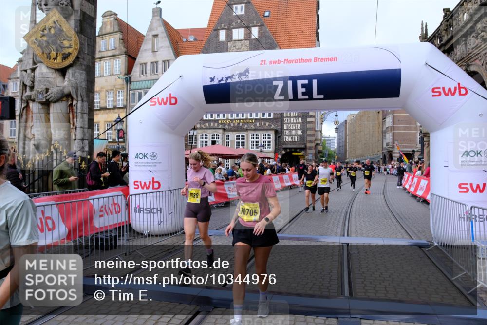 13.09.2026 - 21. swb-Marathon Bremen Tim E. http://msf.ph/oto/10344976 13.09.2026 11:15:00 Ziel 10519, 10557, 10705, 10776, 10805, 11097, 11098, 11186, 11288, 11408, 11876, 12191, 12193 meine-sportfotos.de