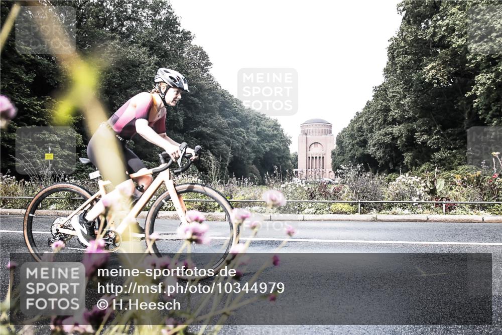 13.09.2026 - Stadtparktriathlon H.Heesch http://msf.ph/oto/10344979 13.09.2026 10:53:02 Radfahren 405, 449, 553, 691 meine-sportfotos.de