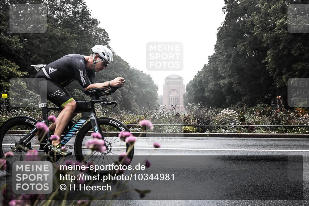 13.09.2026 - Stadtparktriathlon H.Heesch http://msf.ph/oto/10344981 13.09.2026 09:20:14 Radfahren 21, 82, 110 meine-sportfotos.de