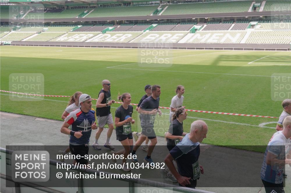 13.09.2026 - 21. swb-Marathon Bremen Michael Burmester http://msf.ph/oto/10344982 13.09.2026 13:30:56 Laufen im Stadion 122, 171, 224, 295, 297, 405, 487, 639, 767, 806, 840, 965, 1114, 1142, 1217, 1242, 1270, 1310, 1314, 1329, 1529, 1633, 1634, 1775, 1810, 1811, 1886, 1892, 1904, 1983, 2216, 2238, 2242, 2249, 2263, 2368, 2372, 2449, 2546, 2615, 2629, 2637, 2643, 2677, 2719, 2726, 2738, 2830, 2869, 2871, 2877, 2918, 2952, 2994, 3038, 3053, 3094, 3101, 3140, 3223, 3227, 3286, 3401, 3426, 3563, 3723, 3736, 3873, 3876, 3898, 3918, 3929, 3944, 4056, 357 meine-sportfotos.de