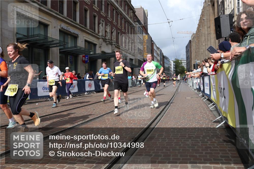 13.09.2026 - 21. swb-Marathon Bremen Strokosch-Dieckow http://msf.ph/oto/10344998 13.09.2026 11:09:19 Ziel 10234, 10386, 10417, 10424, 10556, 10696, 10712, 10737, 10769, 10785, 10823, 10981, 10990, 10991, 11192, 11225, 11914, 11937, 11995, 12322, 12409, 12449, 12474, 12532, 10217, 10314, 10321, 10455, 10570, 10630, 10664, 10686, 10694, 10823, 10983, 11011, 11091, 11138, 11304, 11531, 11578, 11764, 11882, 11883, 11905, 11915, 11987, 11995, 12155, 12192, 12322, 12337, 12491, 12554, 13607 meine-sportfotos.de