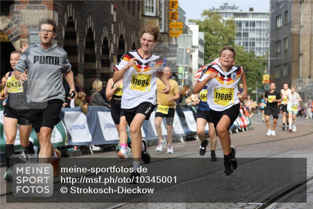 13.09.2026 - 21. swb-Marathon Bremen Strokosch-Dieckow http://msf.ph/oto/10345001 13.09.2026 10:52:40 Ziel 10761, 10958, 11371, 11604, 11605, 11610, 11669, 12319, 13578, 10304, 10339, 10652, 10734, 10827, 11002, 11038, 11386, 11597, 12019, 12338, 12399 meine-sportfotos.de