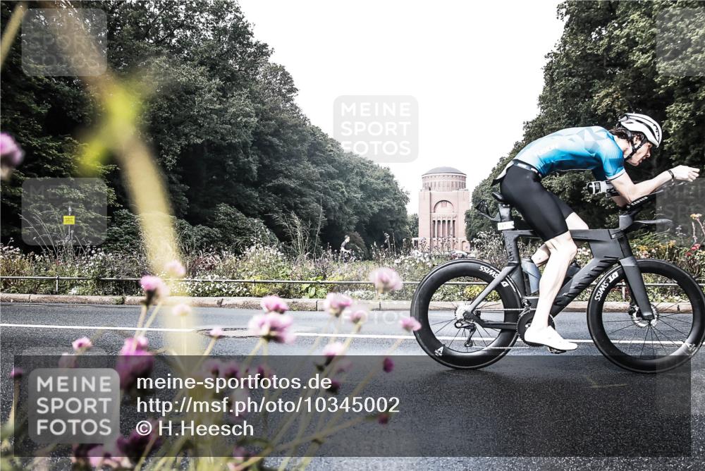 13.09.2026 - Stadtparktriathlon H.Heesch http://msf.ph/oto/10345002 13.09.2026 10:53:07 Radfahren 403, 484, 504, 691 meine-sportfotos.de