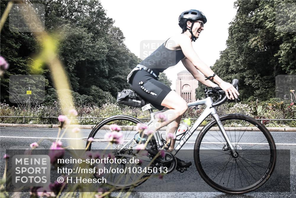 13.09.2026 - Stadtparktriathlon H.Heesch http://msf.ph/oto/10345013 13.09.2026 10:53:08 Radfahren 403, 484, 504, 691 meine-sportfotos.de