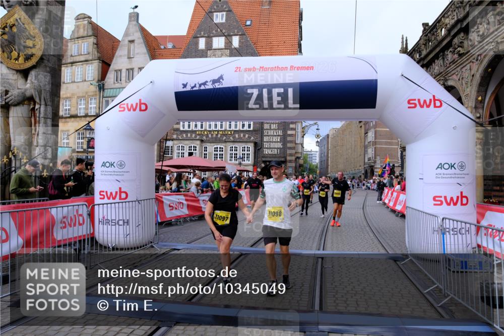 13.09.2026 - 21. swb-Marathon Bremen Tim E. http://msf.ph/oto/10345049 13.09.2026 11:15:03 Ziel 10519, 10557, 10705, 10752, 10776, 10805, 11085, 11097, 11098, 11186, 11288, 11408, 11645, 11876, 11974, 12191, 12193 meine-sportfotos.de