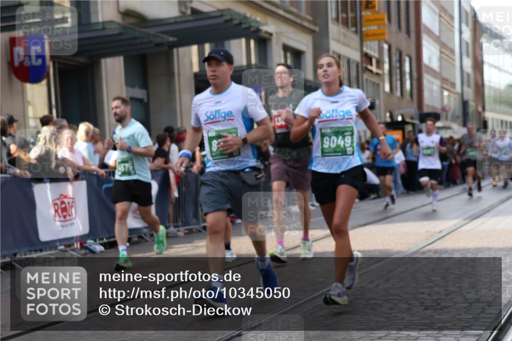 13.09.2026 - 21. swb-Marathon Bremen Strokosch-Dieckow http://msf.ph/oto/10345050 13.09.2026 13:29:32 Ziel 109, 124, 454, 716, 1073, 1173, 1205, 1581, 1653, 1759, 1780, 1848, 1861, 2126, 2289, 3190, 3320, 3618, 3667, 3908, 4115, 4524, 4575, 4576, 5198, 5631, 6006, 6127, 6725, 7079, 7093, 7384, 7884, 8110, 8267, 8470, 8481, 8594, 8612, 8771, 8899, 9049, 9104, 9534, 9747, 9770, 10013, 13031, 132, 303, 596, 651, 1083, 1243, 1365, 1387, 1545, 1823, 2023, 2076, 2301, 2742, 2867, 2957, 3030, 3258, 3721, 3796, 3846, 3912, 4541, 5036, 5244, 5599, 6103, 6384, 6499, 6690 meine-sportfotos.de