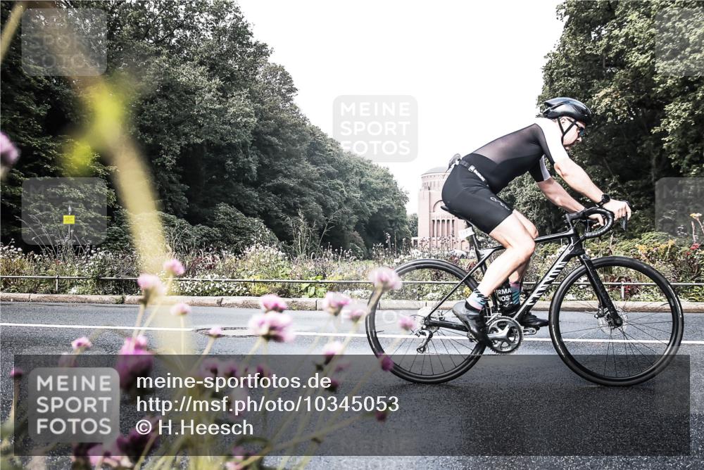 13.09.2026 - Stadtparktriathlon H.Heesch http://msf.ph/oto/10345053 13.09.2026 10:53:31 Radfahren 566 meine-sportfotos.de