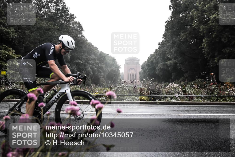 13.09.2026 - Stadtparktriathlon H.Heesch http://msf.ph/oto/10345057 13.09.2026 09:21:01 Radfahren 108, 133 meine-sportfotos.de