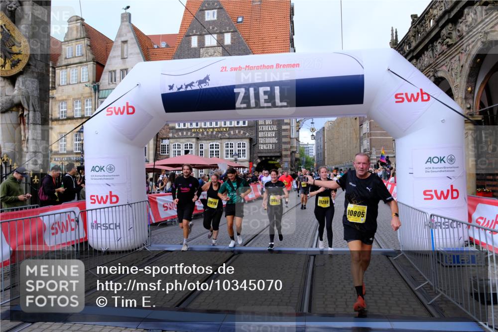 13.09.2026 - 21. swb-Marathon Bremen Tim E. http://msf.ph/oto/10345070 13.09.2026 11:15:06 Ziel 10271, 10519, 10557, 10705, 10752, 10776, 10805, 11085, 11097, 11098, 11186, 11288, 11408, 11645, 11673, 11876, 11974, 12191, 12193 meine-sportfotos.de