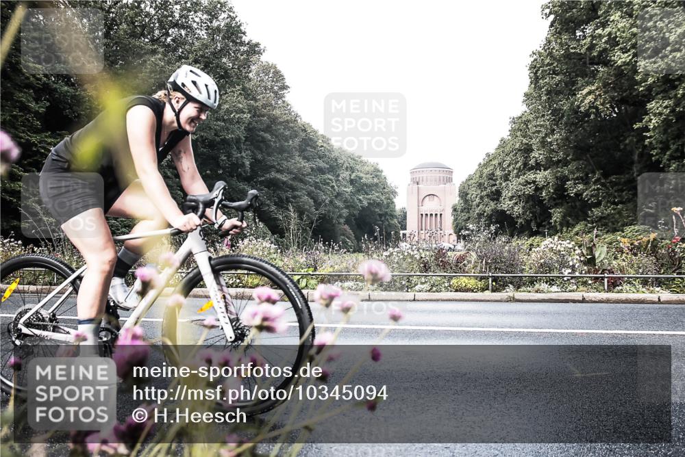 13.09.2026 - Stadtparktriathlon H.Heesch http://msf.ph/oto/10345094 13.09.2026 10:53:44 Radfahren 433, 434, 439, 460, 487, 494 meine-sportfotos.de