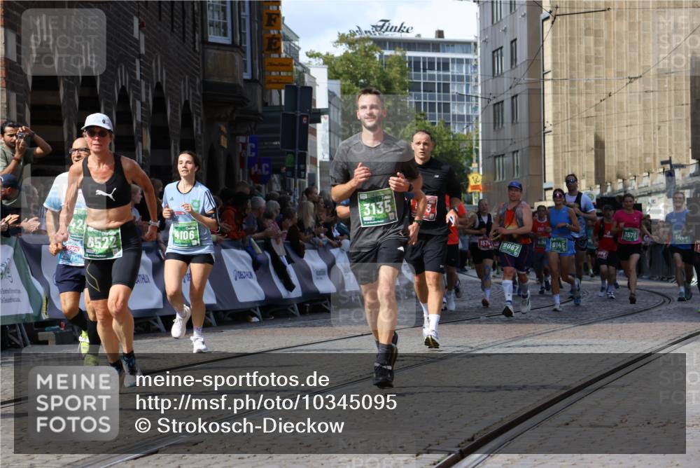 13.09.2026 - 21. swb-Marathon Bremen Strokosch-Dieckow http://msf.ph/oto/10345095 13.09.2026 13:27:48 Ziel 242, 323, 593, 857, 940, 1006, 1373, 1574, 2345, 2668, 3385, 3460, 3496, 3521, 4421, 5081, 5220, 5290, 5358, 5557, 5616, 6071, 6288, 6306, 7110, 9760, 13147, 488, 534, 762, 1343, 1456, 3135, 3480, 3576, 4106, 4133, 4265, 5462, 6468, 6522, 8188, 8656, 9067, 9145, 13069 meine-sportfotos.de