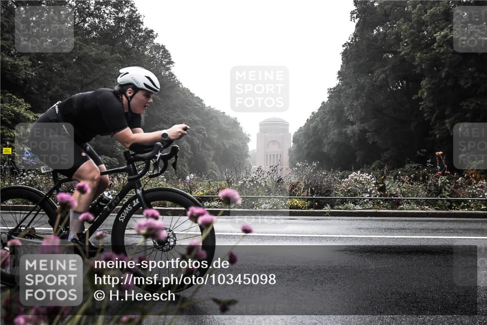 13.09.2026 - Stadtparktriathlon H.Heesch http://msf.ph/oto/10345098 13.09.2026 09:21:41 Radfahren 76, 81, 84, 114, 194, 198 meine-sportfotos.de