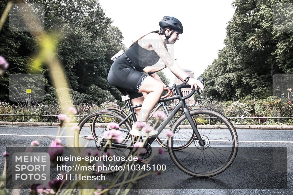 13.09.2026 - Stadtparktriathlon H.Heesch http://msf.ph/oto/10345100 13.09.2026 10:53:45 Radfahren 389, 433, 434, 439, 460, 487, 494, 533 meine-sportfotos.de