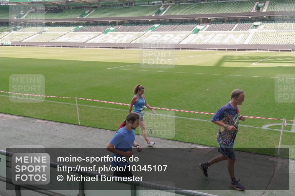 13.09.2026 - 21. swb-Marathon Bremen Michael Burmester http://msf.ph/oto/10345107 13.09.2026 13:31:17 Laufen im Stadion 122, 224, 295, 297, 386, 405, 487, 617, 639, 767, 806, 840, 965, 1114, 1142, 1310, 1314, 1326, 1329, 1529, 1633, 1634, 1775, 1801, 1810, 1811, 1869, 1892, 1904, 1983, 2216, 2242, 2249, 2253, 2344, 2368, 2372, 2449, 2615, 2629, 2637, 2643, 2677, 2719, 2726, 2738, 2869, 2871, 2877, 2918, 2945, 2952, 2994, 3038, 3094, 3101, 3140, 3223, 3227, 3379, 3401, 3426, 3572, 3644, 3723, 3736, 3873, 3876, 3918, 3929, 3944, 4056, 357 meine-sportfotos.de