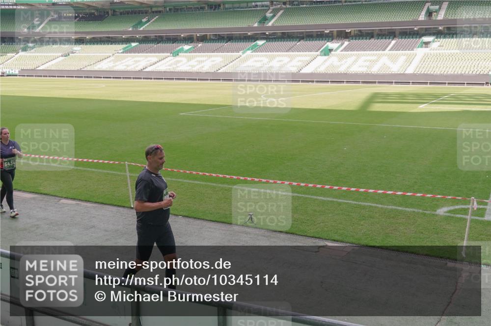 13.09.2026 - 21. swb-Marathon Bremen Michael Burmester http://msf.ph/oto/10345114 13.09.2026 13:31:22 Laufen im Stadion 122, 224, 295, 297, 386, 405, 487, 617, 639, 806, 840, 965, 1114, 1142, 1310, 1314, 1326, 1329, 1427, 1529, 1775, 1801, 1810, 1811, 1869, 1892, 1897, 1904, 1983, 2216, 2242, 2249, 2253, 2344, 2368, 2372, 2615, 2629, 2637, 2643, 2677, 2719, 2726, 2869, 2871, 2877, 2918, 2945, 2952, 2994, 3038, 3094, 3101, 3140, 3223, 3227, 3379, 3401, 3426, 3572, 3644, 3723, 3736, 3746, 3873, 3876, 3918, 3929, 3944, 4056, 357 meine-sportfotos.de