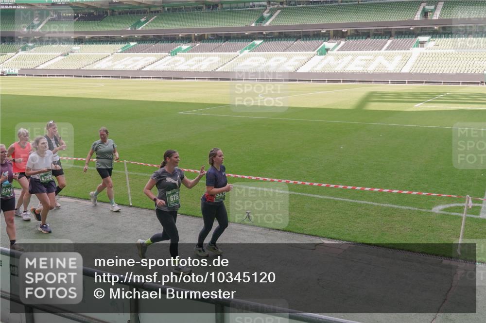 13.09.2026 - 21. swb-Marathon Bremen Michael Burmester http://msf.ph/oto/10345120 13.09.2026 13:31:23 Laufen im Stadion 122, 224, 295, 297, 386, 405, 487, 617, 639, 806, 840, 965, 1114, 1142, 1310, 1314, 1326, 1329, 1427, 1529, 1775, 1801, 1810, 1811, 1869, 1892, 1897, 1904, 1983, 2216, 2242, 2249, 2253, 2344, 2368, 2372, 2615, 2629, 2637, 2643, 2677, 2719, 2726, 2869, 2871, 2877, 2918, 2945, 2952, 2994, 3038, 3094, 3101, 3140, 3223, 3227, 3379, 3401, 3426, 3572, 3644, 3723, 3736, 3746, 3873, 3876, 3918, 3929, 3944, 4056, 357 meine-sportfotos.de