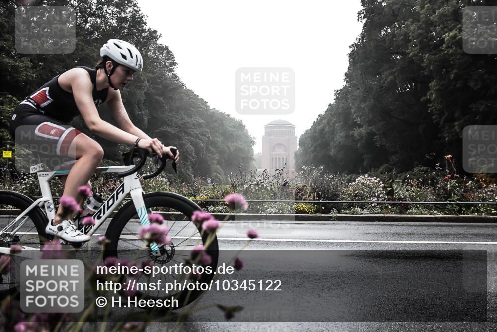 13.09.2026 - Stadtparktriathlon H.Heesch http://msf.ph/oto/10345122 13.09.2026 09:21:51 Radfahren 90, 95, 123, 154, 162 meine-sportfotos.de