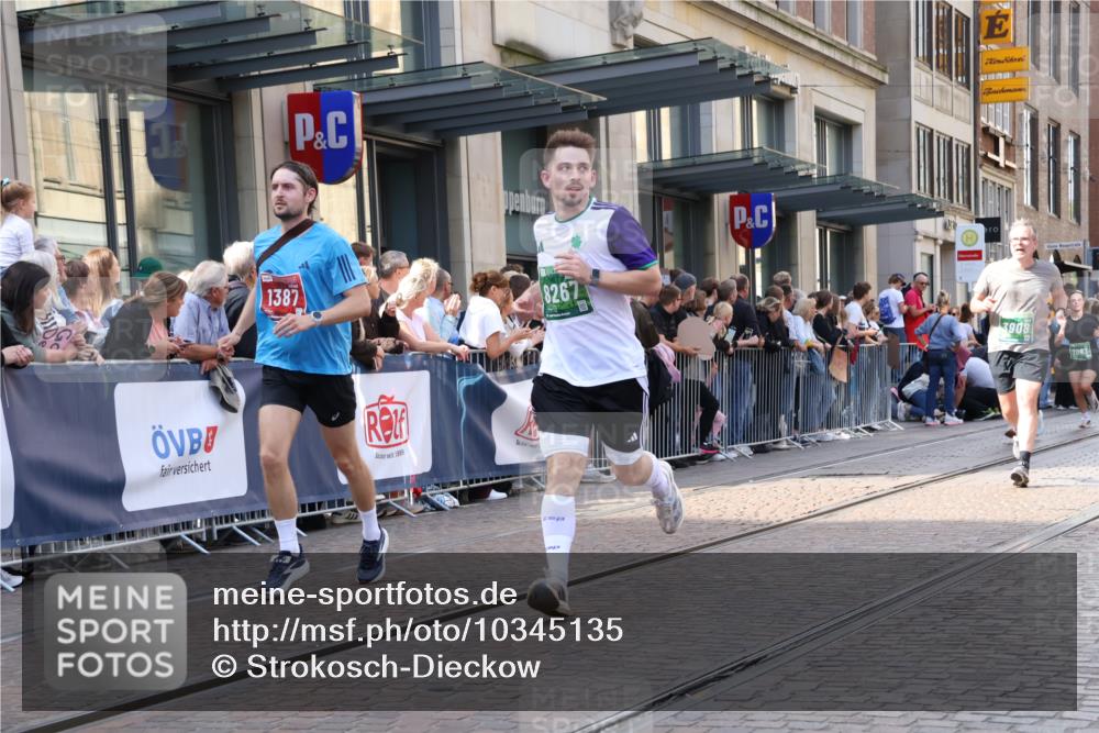 13.09.2026 - 21. swb-Marathon Bremen Strokosch-Dieckow http://msf.ph/oto/10345135 13.09.2026 13:29:36 Ziel 109, 124, 454, 716, 1073, 1173, 1205, 1308, 1611, 1653, 1759, 1780, 1848, 1861, 2126, 2289, 3190, 3320, 3618, 3667, 3908, 4115, 4524, 4575, 5039, 5198, 5348, 5631, 6127, 6720, 6725, 7079, 7093, 7884, 8110, 8267, 8470, 8612, 8771, 8899, 9049, 9104, 9125, 9534, 9747, 9770, 132, 303, 596, 651, 1083, 1243, 1365, 1387, 1545, 1581, 1823, 2076, 2301, 2742, 2867, 2957, 3030, 3258, 3721, 3846, 3912, 4541, 4576, 5244, 5599, 6006, 6103, 6384, 6499, 6690, 7884, 8481 meine-sportfotos.de
