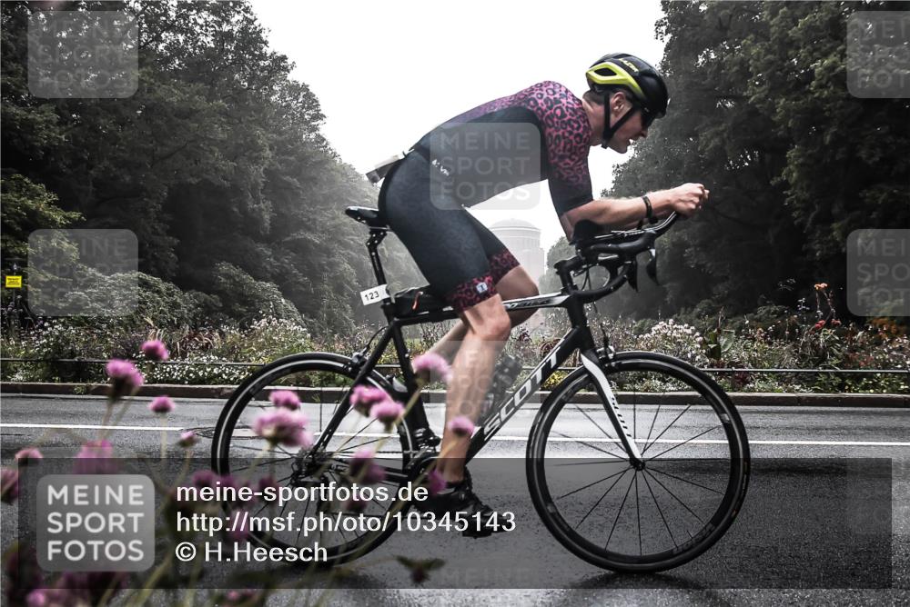 13.09.2026 - Stadtparktriathlon H.Heesch http://msf.ph/oto/10345143 13.09.2026 09:21:55 Radfahren 90, 95, 123, 160, 162, 184 meine-sportfotos.de