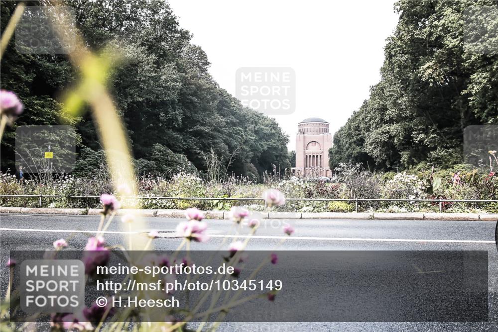 13.09.2026 - Stadtparktriathlon H.Heesch http://msf.ph/oto/10345149 13.09.2026 10:53:55 Radfahren 385, 452 meine-sportfotos.de