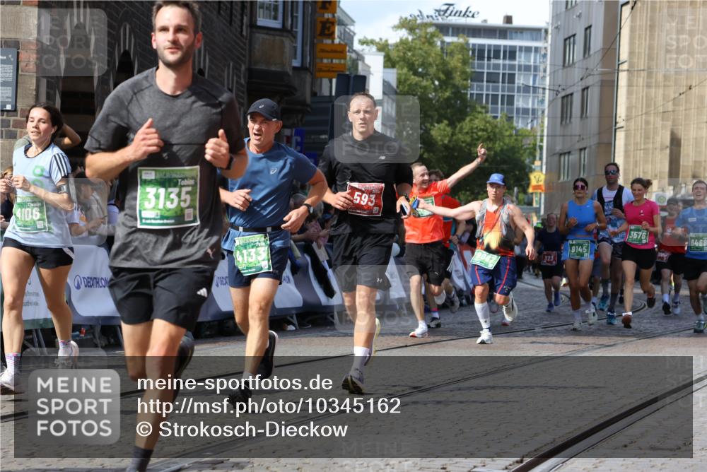 13.09.2026 - 21. swb-Marathon Bremen Strokosch-Dieckow http://msf.ph/oto/10345162 13.09.2026 13:27:49 Ziel 242, 323, 593, 857, 940, 1006, 1373, 1574, 2345, 2668, 3385, 3460, 3496, 3521, 4421, 5081, 5220, 5290, 5358, 5557, 5616, 6071, 6288, 6306, 7110, 9760, 13147, 488, 1343, 1456, 3480, 3576, 4106, 4133, 4265, 5462, 6468, 6522, 8188, 8656, 9067, 9145, 13069 meine-sportfotos.de