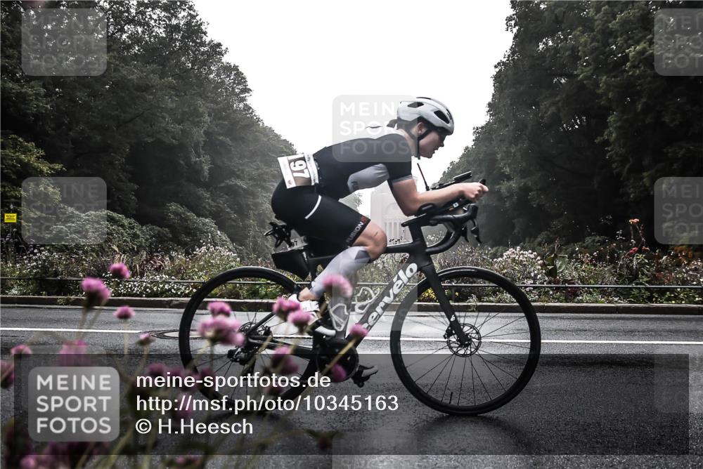 13.09.2026 - Stadtparktriathlon H.Heesch http://msf.ph/oto/10345163 13.09.2026 09:22:02 Radfahren 101, 160, 178, 197, 208 meine-sportfotos.de