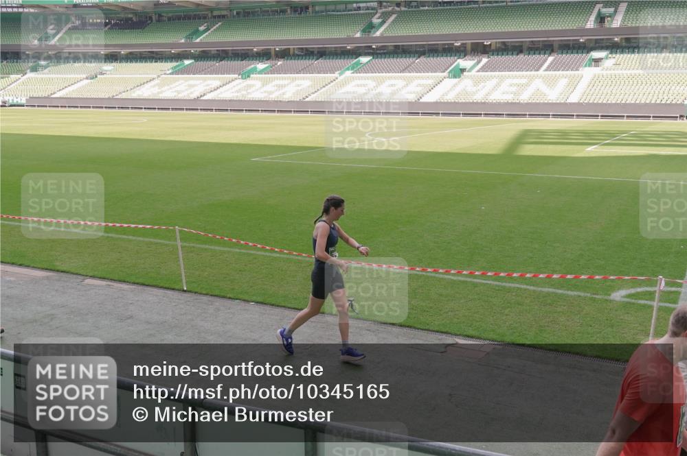 13.09.2026 - 21. swb-Marathon Bremen Michael Burmester http://msf.ph/oto/10345165 13.09.2026 13:31:29 Laufen im Stadion 122, 224, 295, 297, 344, 386, 405, 487, 617, 639, 806, 840, 965, 1114, 1133, 1142, 1310, 1314, 1326, 1329, 1427, 1529, 1775, 1801, 1810, 1811, 1869, 1892, 1897, 1904, 1983, 2216, 2242, 2249, 2253, 2270, 2344, 2368, 2372, 2615, 2629, 2637, 2643, 2677, 2719, 2726, 2869, 2871, 2877, 2918, 2945, 2952, 2994, 3038, 3094, 3101, 3140, 3223, 3227, 3379, 3401, 3426, 3572, 3644, 3723, 3736, 3746, 3873, 3876, 3918, 3944, 357 meine-sportfotos.de