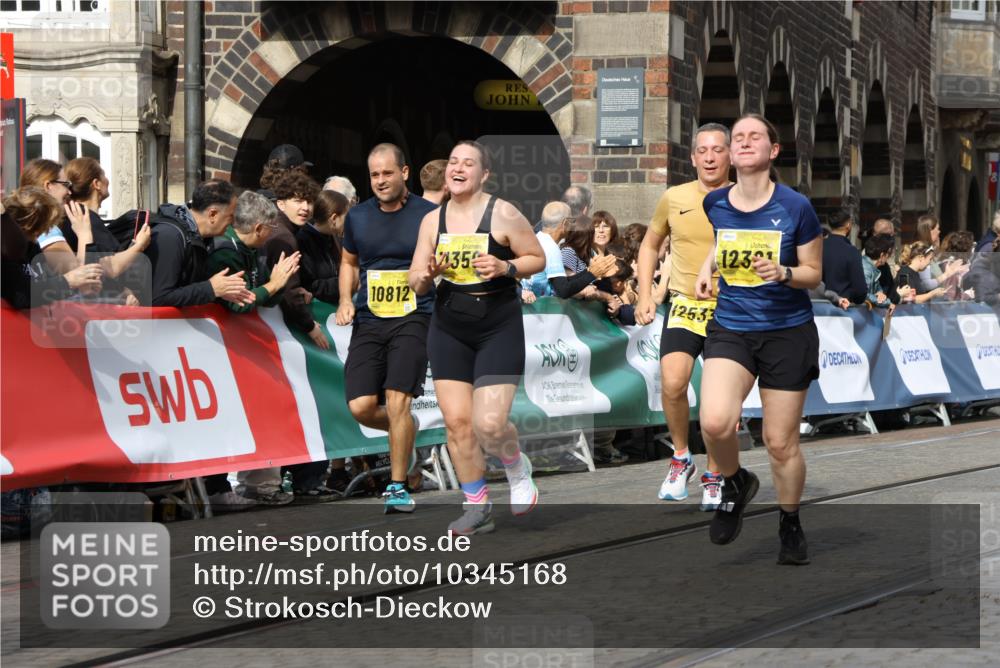 13.09.2026 - 21. swb-Marathon Bremen Strokosch-Dieckow http://msf.ph/oto/10345168 13.09.2026 10:52:42 Ziel 10761, 10958, 11371, 11604, 11605, 11610, 11669, 12319, 12361, 12439, 13578, 10304, 10734, 10827, 10863, 11038, 11386, 11597, 11766, 12019, 12338 meine-sportfotos.de