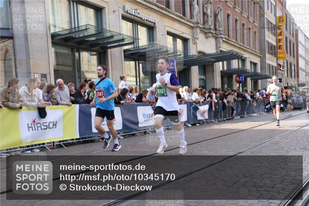 13.09.2026 - 21. swb-Marathon Bremen Strokosch-Dieckow http://msf.ph/oto/10345170 13.09.2026 13:29:36 Ziel 109, 124, 454, 716, 1073, 1173, 1205, 1308, 1611, 1653, 1759, 1780, 1848, 1861, 2126, 2289, 3190, 3320, 3618, 3667, 3908, 4115, 4524, 4575, 5039, 5198, 5348, 5631, 6127, 6720, 6725, 7079, 7093, 7884, 8110, 8267, 8470, 8612, 8771, 8899, 9049, 9104, 9125, 9534, 9747, 9770, 132, 303, 596, 651, 1083, 1243, 1365, 1387, 1545, 1581, 1823, 2076, 2301, 2742, 2867, 2957, 3030, 3258, 3721, 3846, 3912, 4541, 4576, 5244, 5599, 6006, 6103, 6384, 6499, 6690, 7884, 8481 meine-sportfotos.de