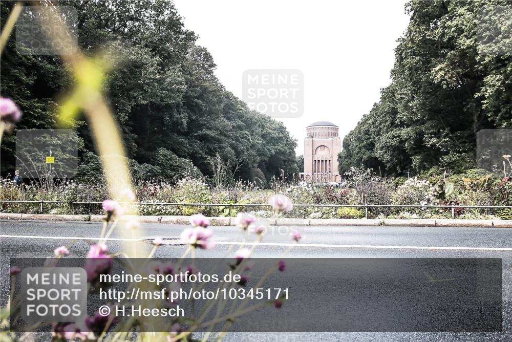 13.09.2026 - Stadtparktriathlon H.Heesch http://msf.ph/oto/10345171 13.09.2026 10:53:58 Radfahren 385, 452, 489 meine-sportfotos.de
