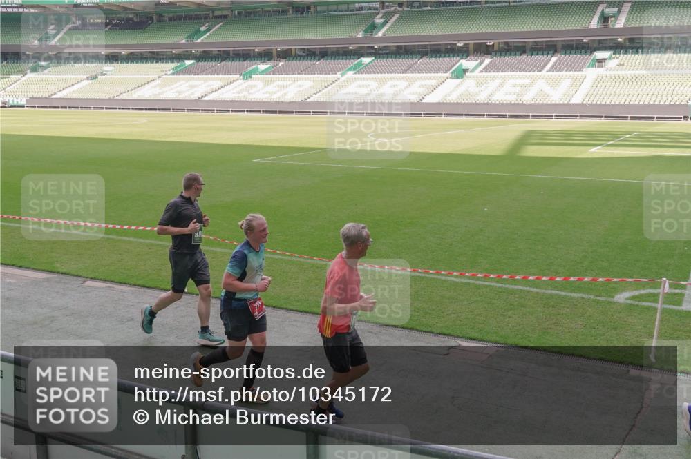 13.09.2026 - 21. swb-Marathon Bremen Michael Burmester http://msf.ph/oto/10345172 13.09.2026 13:31:31 Laufen im Stadion 122, 224, 295, 297, 344, 386, 405, 487, 617, 639, 806, 840, 965, 1114, 1133, 1142, 1310, 1314, 1326, 1329, 1427, 1529, 1775, 1801, 1810, 1811, 1869, 1892, 1897, 1904, 2216, 2242, 2249, 2253, 2270, 2274, 2344, 2368, 2372, 2523, 2556, 2615, 2629, 2637, 2643, 2677, 2719, 2726, 2869, 2871, 2877, 2918, 2945, 2952, 2994, 3038, 3094, 3101, 3140, 3223, 3227, 3379, 3401, 3426, 3572, 3644, 3723, 3736, 3746, 3873, 3876, 3918, 3944, 357 meine-sportfotos.de