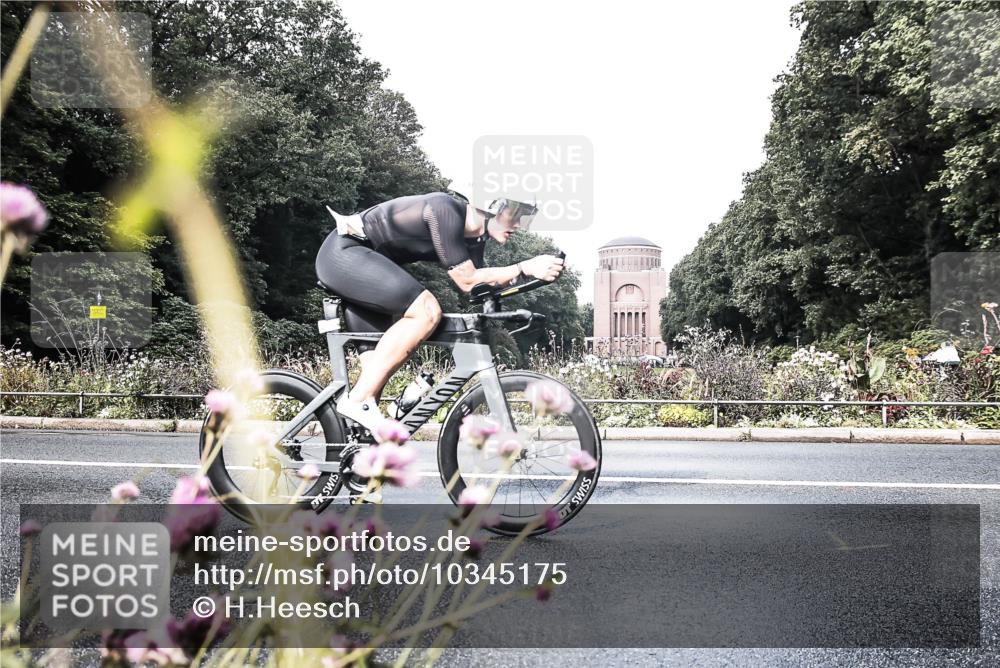 13.09.2026 - Stadtparktriathlon H.Heesch http://msf.ph/oto/10345175 13.09.2026 10:54:01 Radfahren 385, 489, 519 meine-sportfotos.de