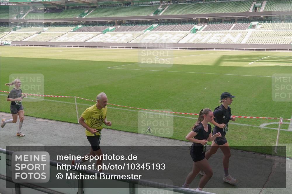 13.09.2026 - 21. swb-Marathon Bremen Michael Burmester http://msf.ph/oto/10345193 13.09.2026 13:31:34 Laufen im Stadion 122, 224, 295, 297, 344, 386, 487, 617, 639, 806, 840, 965, 1114, 1133, 1142, 1310, 1314, 1326, 1329, 1427, 1529, 1775, 1801, 1810, 1811, 1869, 1892, 1897, 1904, 2216, 2242, 2249, 2253, 2270, 2274, 2344, 2368, 2372, 2523, 2556, 2615, 2629, 2637, 2643, 2677, 2719, 2726, 2869, 2871, 2877, 2918, 2945, 2952, 2994, 3038, 3094, 3101, 3140, 3223, 3227, 3350, 3379, 3401, 3426, 3572, 3644, 3723, 3736, 3746, 3873, 3876, 3918, 3944, 357 meine-sportfotos.de