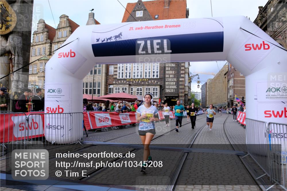 13.09.2026 - 21. swb-Marathon Bremen Tim E. http://msf.ph/oto/10345208 13.09.2026 11:15:18 Ziel 10271, 10325, 10557, 10605, 10752, 10776, 11085, 11288, 11645, 11673, 11694, 11810, 11876, 11974, 11990, 12110, 12191, 12193, 12333 meine-sportfotos.de