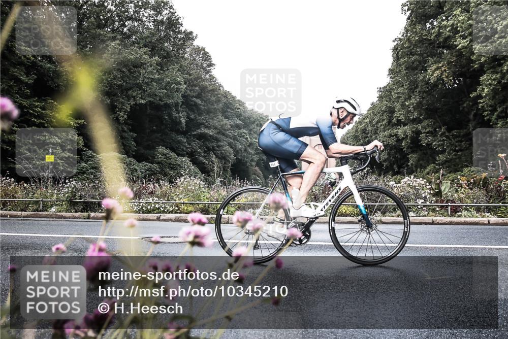 13.09.2026 - Stadtparktriathlon H.Heesch http://msf.ph/oto/10345210 13.09.2026 10:54:13 Radfahren 429, 486 meine-sportfotos.de