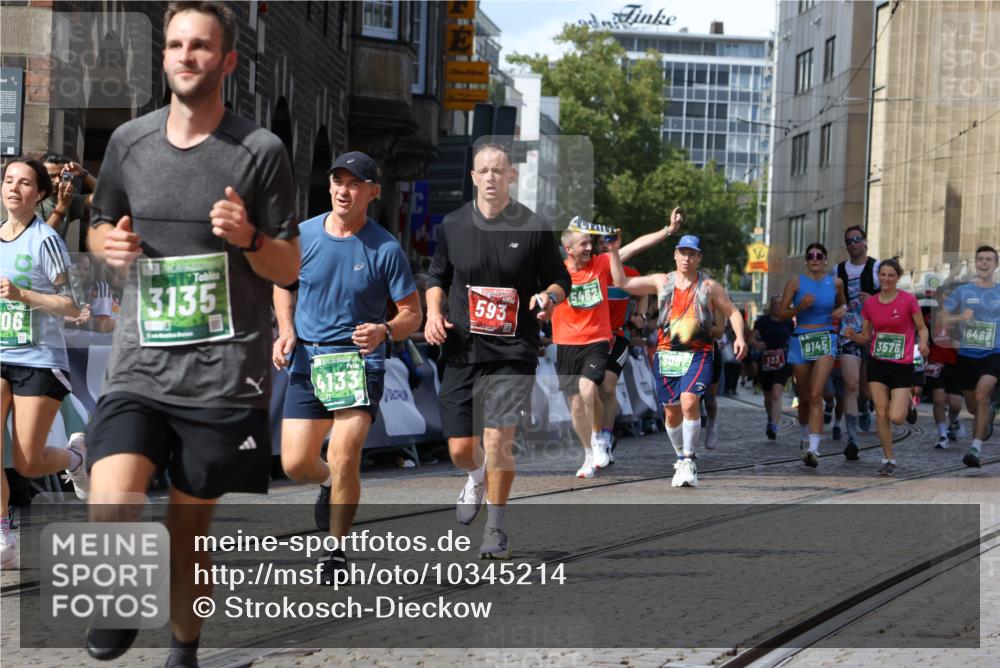 13.09.2026 - 21. swb-Marathon Bremen Strokosch-Dieckow http://msf.ph/oto/10345214 13.09.2026 13:27:49 Ziel 242, 323, 593, 857, 940, 1006, 1373, 1574, 2345, 2668, 3385, 3460, 3496, 3521, 4421, 5081, 5220, 5290, 5358, 5557, 5616, 6071, 6288, 6306, 7110, 9760, 13147, 488, 1343, 1456, 3480, 3576, 4106, 4133, 4265, 5462, 6468, 6522, 8188, 8656, 9067, 9145, 13069 meine-sportfotos.de