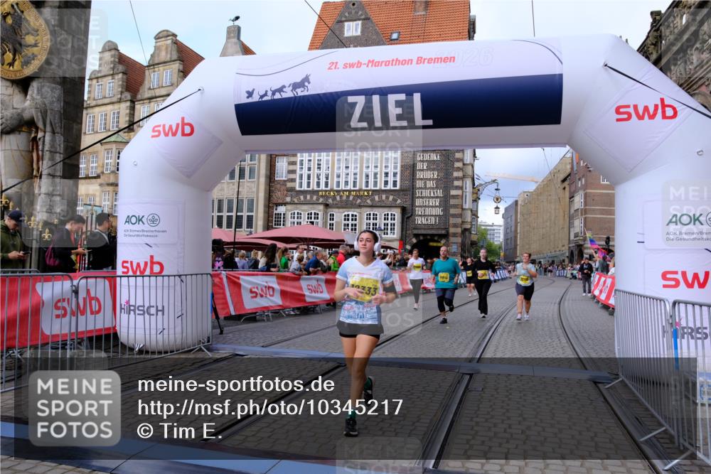 13.09.2026 - 21. swb-Marathon Bremen Tim E. http://msf.ph/oto/10345217 13.09.2026 11:15:18 Ziel 10271, 10325, 10557, 10605, 10752, 10776, 11085, 11288, 11645, 11673, 11694, 11810, 11876, 11974, 11990, 12110, 12191, 12193, 12333 meine-sportfotos.de