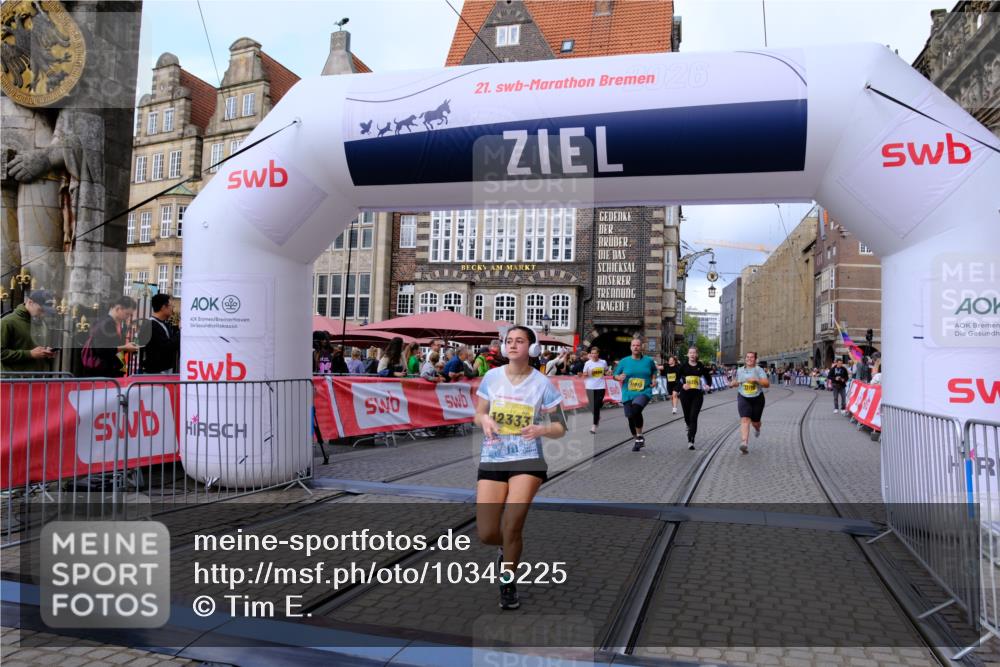 13.09.2026 - 21. swb-Marathon Bremen Tim E. http://msf.ph/oto/10345225 13.09.2026 11:15:18 Ziel 10271, 10325, 10557, 10605, 10752, 10776, 11085, 11288, 11645, 11673, 11694, 11810, 11876, 11974, 11990, 12110, 12191, 12193, 12333 meine-sportfotos.de
