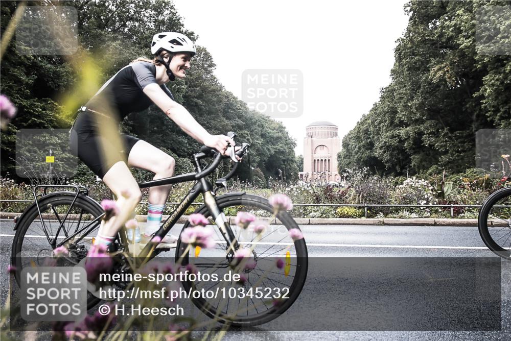 13.09.2026 - Stadtparktriathlon H.Heesch http://msf.ph/oto/10345232 13.09.2026 10:54:22 Radfahren 445, 459, 466, 468, 471, 472 meine-sportfotos.de