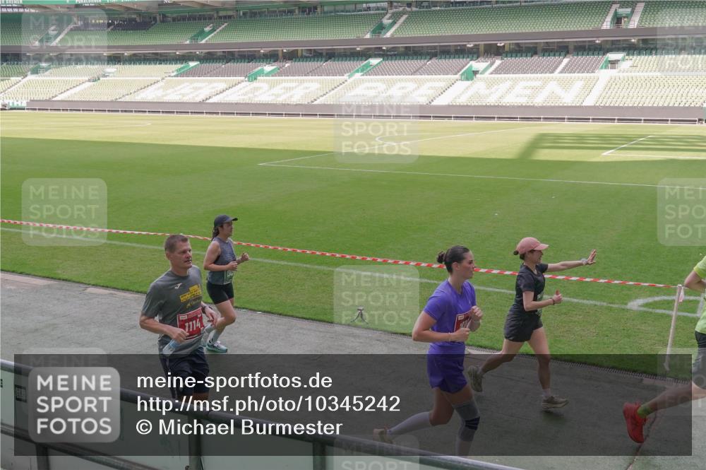 13.09.2026 - 21. swb-Marathon Bremen Michael Burmester http://msf.ph/oto/10345242 13.09.2026 13:31:43 Laufen im Stadion 122, 224, 295, 344, 386, 487, 617, 639, 690, 806, 840, 965, 1114, 1133, 1142, 1310, 1314, 1326, 1329, 1427, 1529, 1775, 1801, 1869, 1892, 1897, 1904, 1923, 2216, 2242, 2249, 2253, 2270, 2274, 2320, 2344, 2368, 2372, 2523, 2556, 2629, 2637, 2643, 2649, 2677, 2719, 2726, 2848, 2869, 2871, 2877, 2918, 2945, 2952, 2994, 3038, 3094, 3101, 3140, 3223, 3350, 3379, 3401, 3426, 3572, 3644, 3723, 3736, 3746, 3873, 3876, 3918, 3944, 357 meine-sportfotos.de