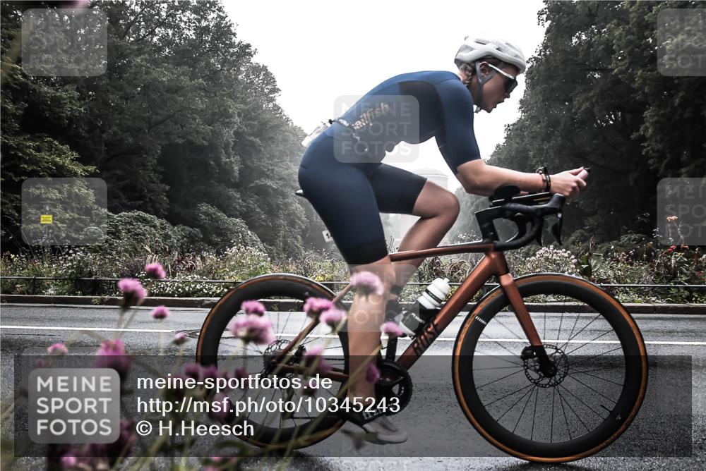 13.09.2026 - Stadtparktriathlon H.Heesch http://msf.ph/oto/10345243 13.09.2026 09:22:43 Radfahren 104, 117, 128, 147, 151, 161 meine-sportfotos.de