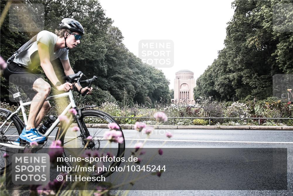 13.09.2026 - Stadtparktriathlon H.Heesch http://msf.ph/oto/10345244 13.09.2026 10:54:31 Radfahren 571 meine-sportfotos.de