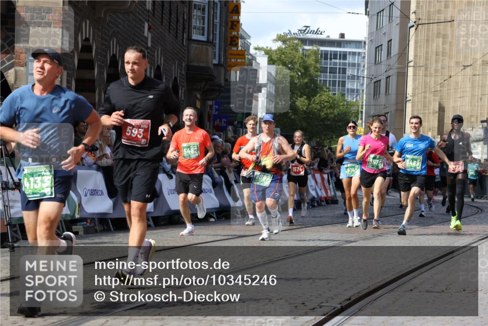 13.09.2026 - 21. swb-Marathon Bremen Strokosch-Dieckow http://msf.ph/oto/10345246 13.09.2026 13:27:51 Ziel 242, 323, 593, 857, 940, 1006, 1373, 1574, 2345, 2668, 2686, 3013, 3460, 3496, 3521, 4421, 4593, 5081, 5220, 5290, 5358, 5557, 5616, 6306, 7110, 488, 1343, 1456, 3480, 3576, 4265, 5462, 6468, 7926, 8188, 8656, 9067, 9145, 13069 meine-sportfotos.de
