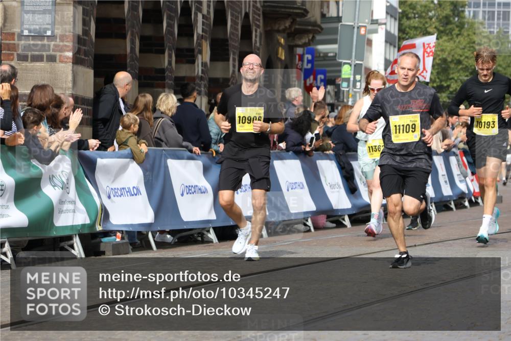 13.09.2026 - 21. swb-Marathon Bremen Strokosch-Dieckow http://msf.ph/oto/10345247 13.09.2026 10:52:46 Ziel 10761, 10812, 10958, 11350, 11604, 11605, 11610, 11669, 12319, 12361, 12439, 12533, 10304, 10714, 10734, 10863, 11038, 11238, 11386, 11575, 11766, 12019, 12369 meine-sportfotos.de