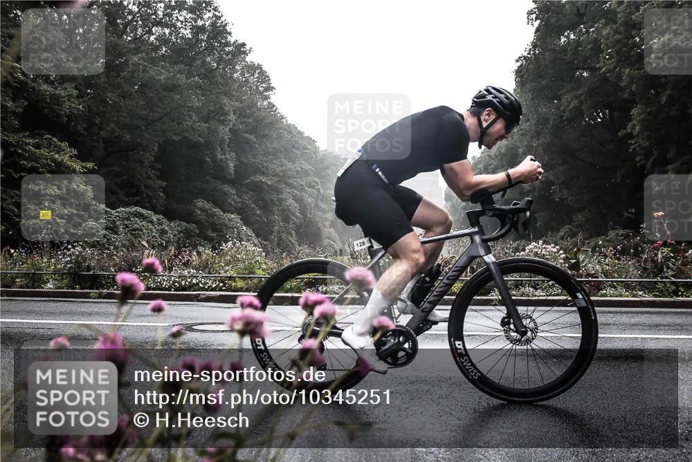13.09.2026 - Stadtparktriathlon H.Heesch http://msf.ph/oto/10345251 13.09.2026 09:22:44 Radfahren 104, 117, 128, 147, 151, 161 meine-sportfotos.de