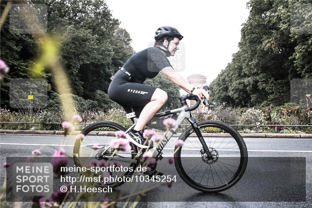 13.09.2026 - Stadtparktriathlon H.Heesch http://msf.ph/oto/10345254 13.09.2026 10:54:38 Radfahren 406, 414, 464 meine-sportfotos.de